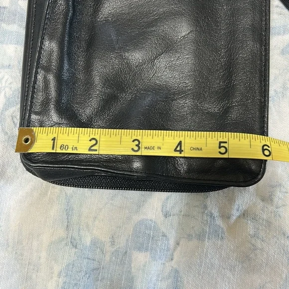 Vintage Black leather travel organizer/wristlet by Carlo Amboldi - Picture 4 of 9